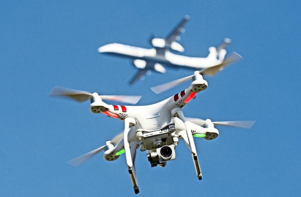 Bei Sportveranstaltungen sind Drohnen eine kostengünstige Alternative dazu. In der Landwirtschaft werden sie sogar zur gezielten Düngung eingesetzt.