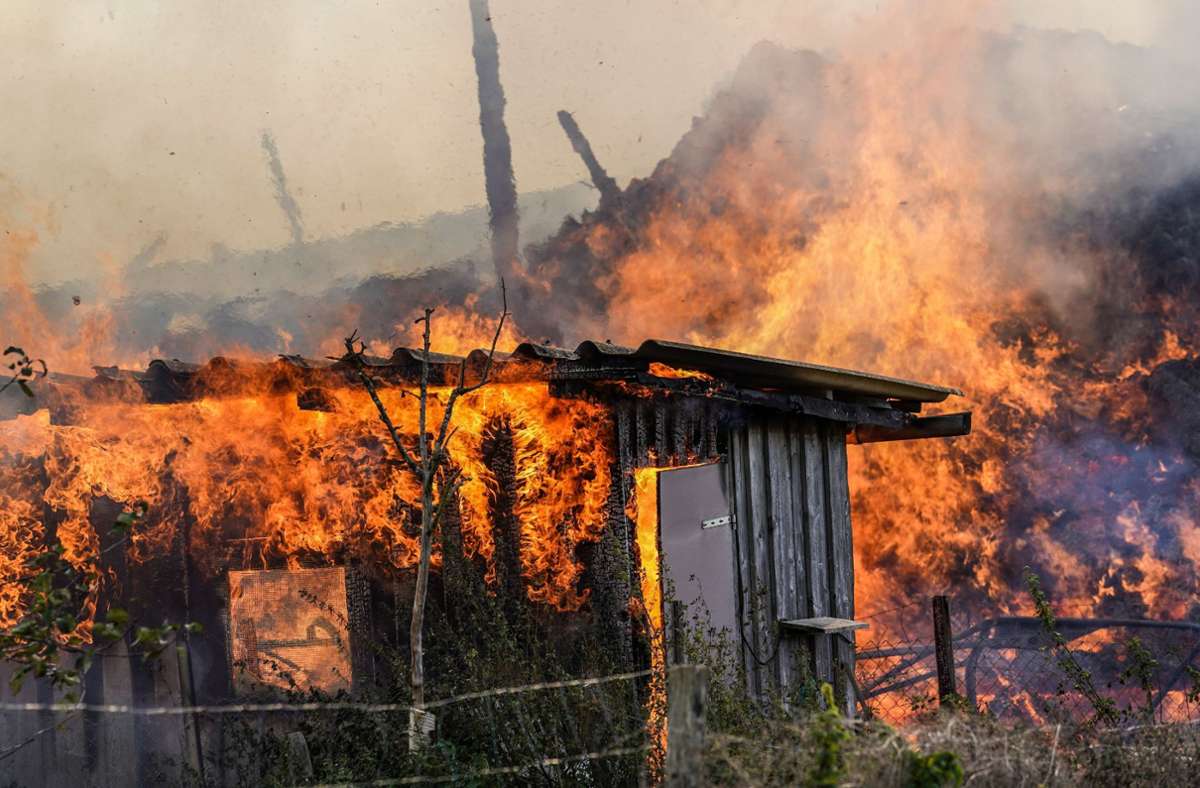 Die Scheune nahe Alfdorf war am Dienstagvormittag in Brand geraten.