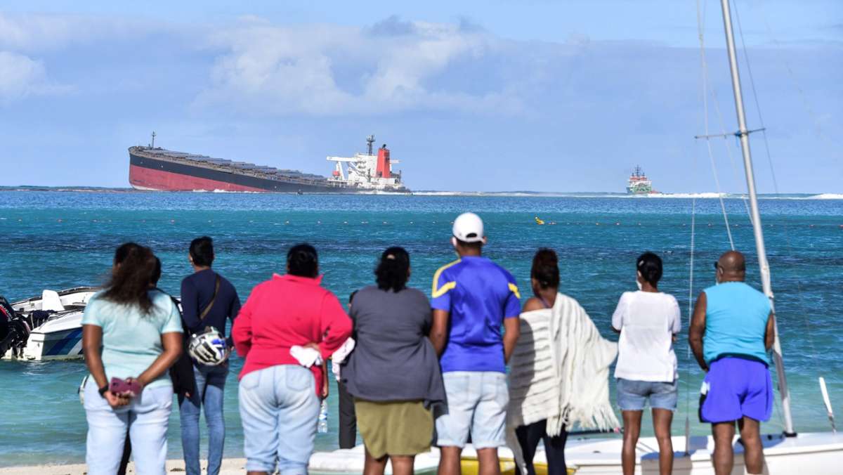 Vor Mauritius: Frachter verliert Öl –  Umweltkatastrophe droht