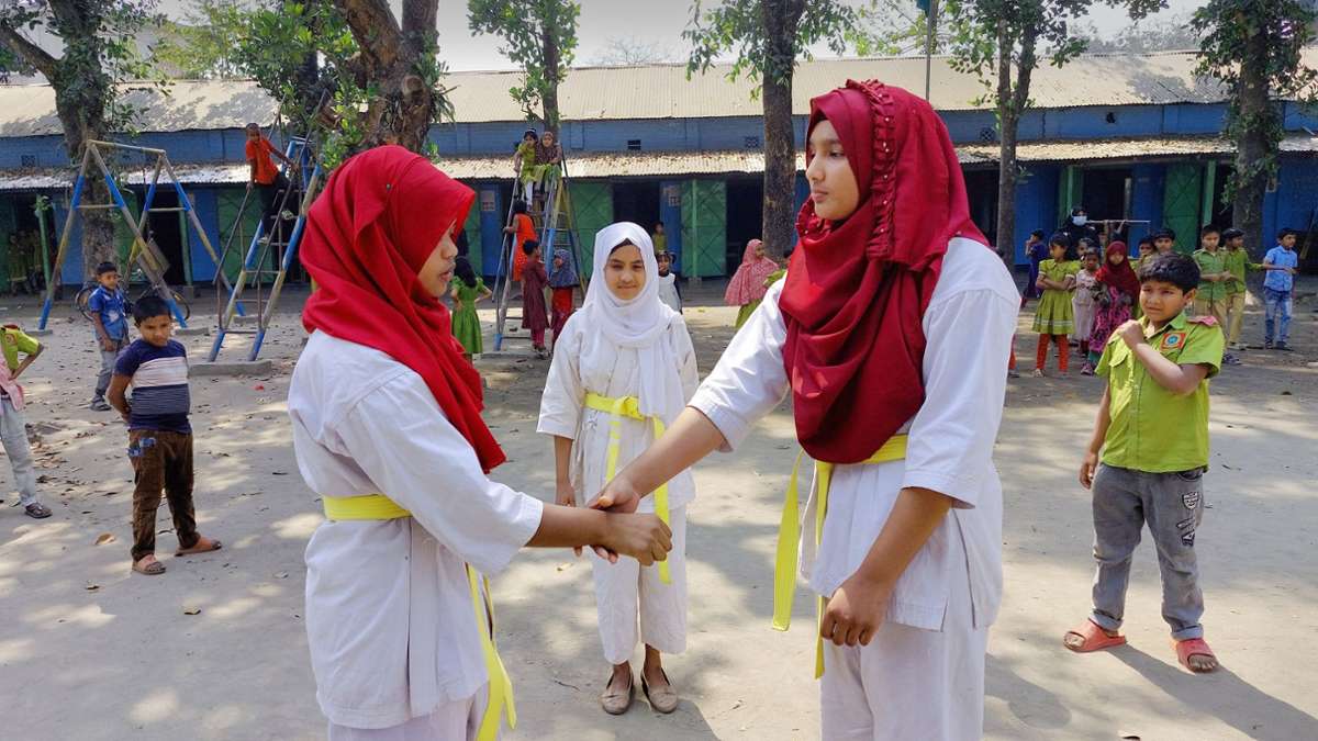 Kampfsport in Bangladesch: Karate dürfen hier nur die Mädchen lernen