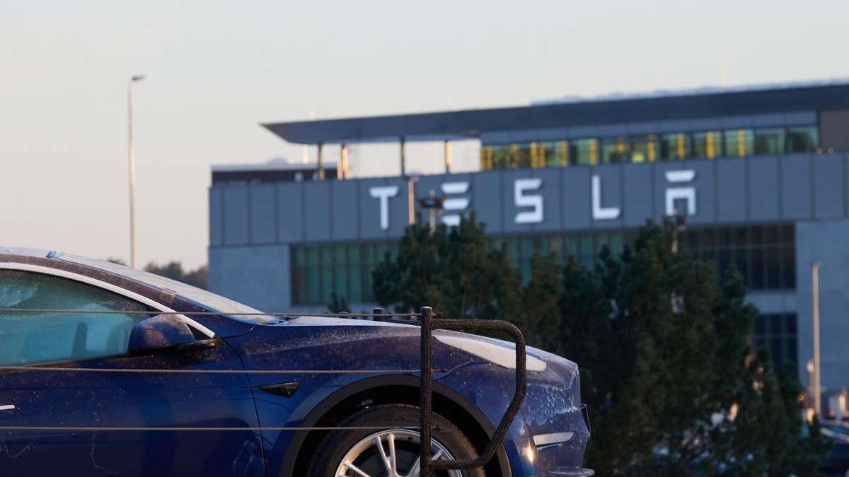 Elektroautobauer: Tesla sagt Zusammenarbeit mit Betriebsrat zu