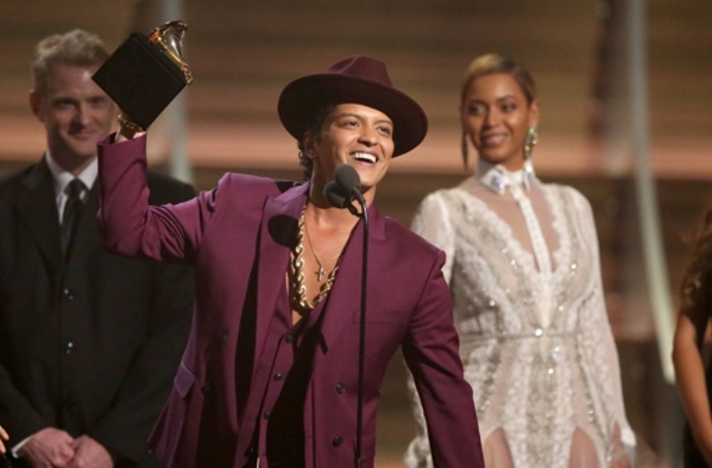 Bruno Mars gewann mit dem Song „Uptown Funk“ einen Award für das beste Lied des Jahres.