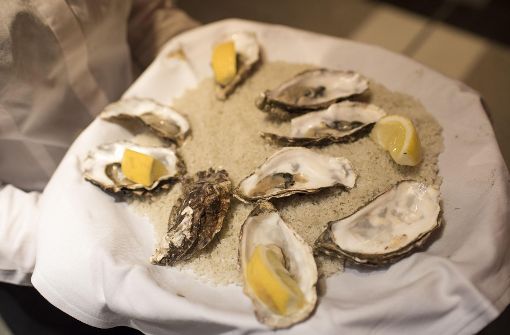 Ohne Austern geht es nicht: Am Freitagabend wurde der Start der Sansibar bei Breuninger vorgefeiert. Foto: 7aktuell.de/Gabriel Span
