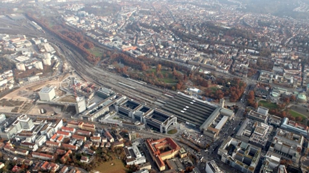 Die Kritik des Bundes an Stuttgart 21 hat auch im Land und in der Stadt den Streit um den Tiefbahnhof neu entfacht. Befürworter und Projektkritiker deuten die Aussagen des Papiers jeweils im eigenen Interesse. 