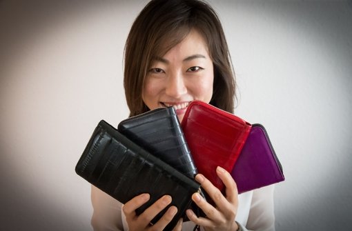 In der Region leben kreative Köpfe wie zum Beispiel Taschendesignerin Jungmi Ha – sie entwirft Handtaschen in jeder Größe. Foto: Lichtgut/Achim Zweygarth