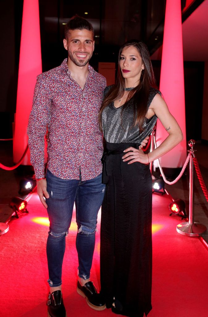 Linksverteidiger Emiliano Insua mit Partnerin Tatiana.
