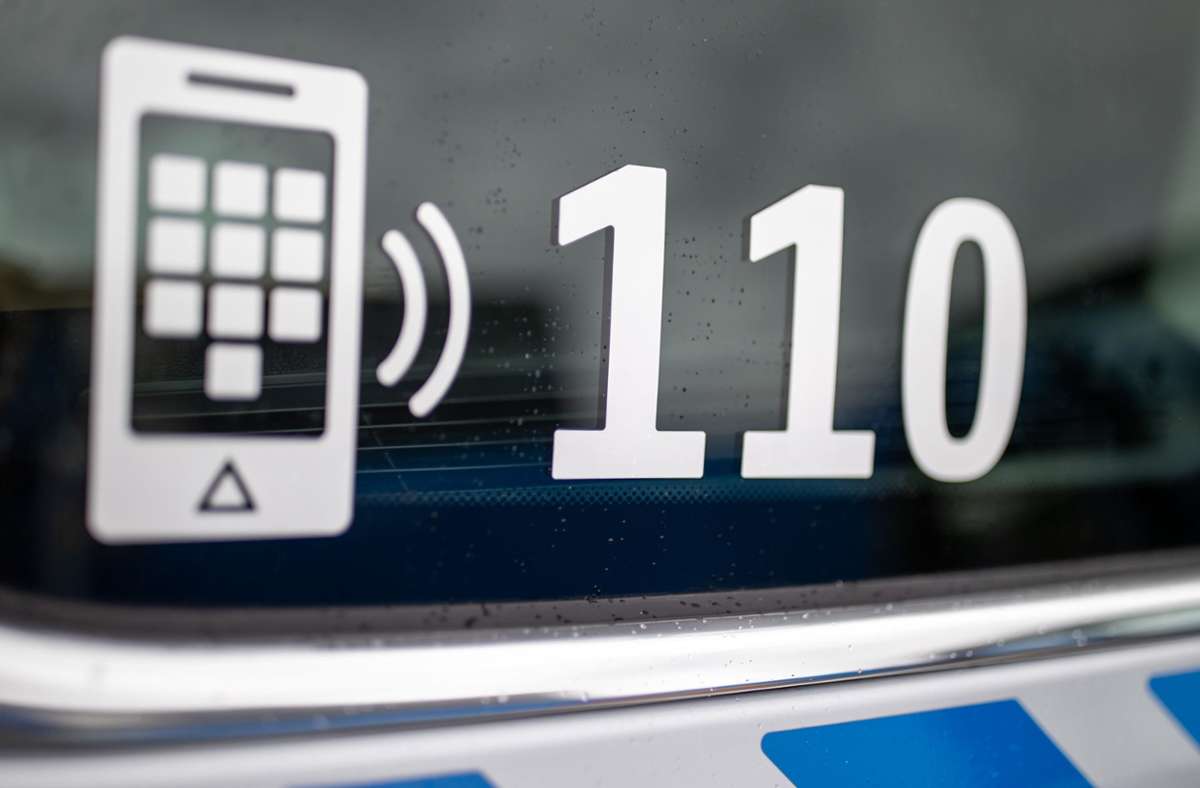 In Ludwigsburg und Böblingen ist am Dienstag die Notrufnummer 110 ausgefallen. (Symbolbild) Foto: dpa/Daniel Karmann