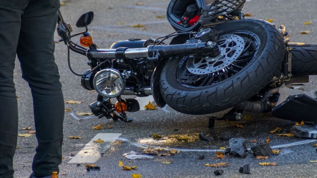 Leonberg: Motorradfahrer bei Unfall schwer verletzt