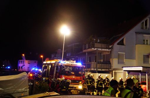 Bei dem Brand in einem Mehrfamilienhaus  wurden drei Menschen verletzt. Foto: SDMG/Hemmann