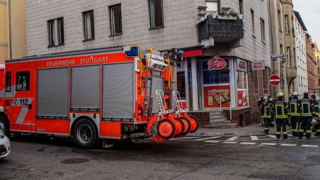 Stuttgart: Sieben Verletzte nach Brand in Mehrfamilienhaus