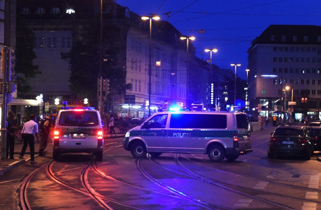 In München herrschte am Freitagabend Ausnahmezustand, nachdem es im Olympia-Einkaufszentrum zu einer Schießerei gekommen ist.