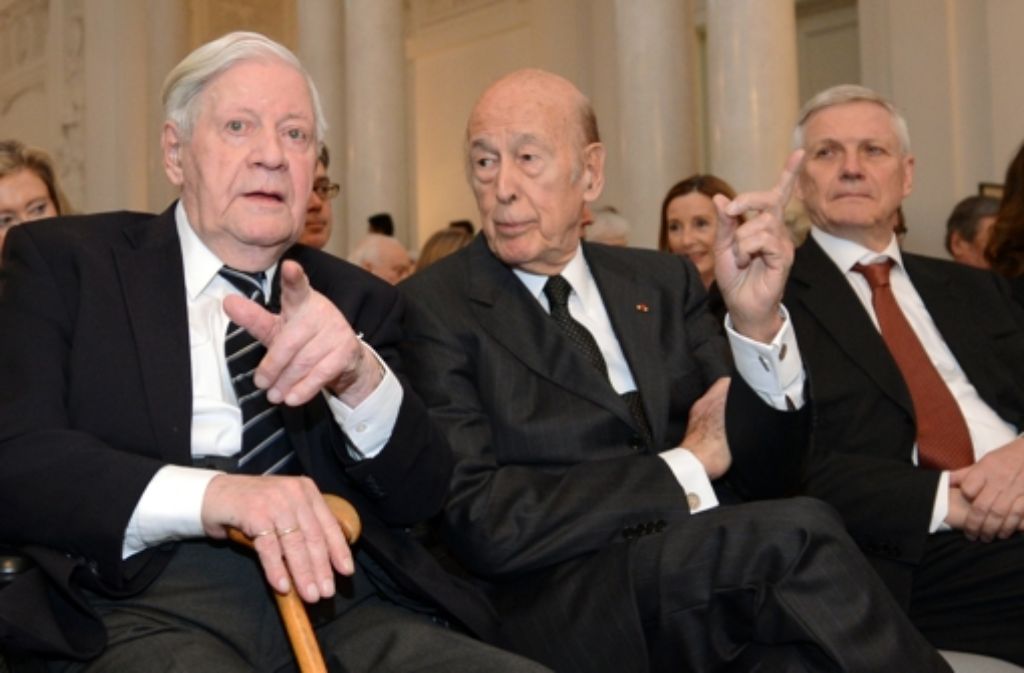 Helmut Schmidt, Valéry Giscard d’Estaing und Hans-Eberhard Schleyer (von links) bei der Verleihung des Hanns Martin Schleyer Preises in Stuttgart.
