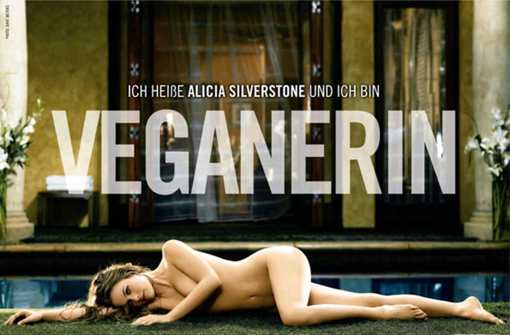 Bereits vor einigen Jahren hat sich Alicia Silverstone für die Tierschutzorganisation Peta entblättert und für die vegane Lebensweise geworben.