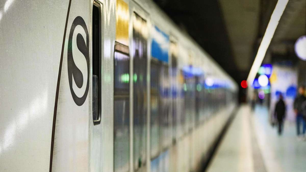 Nahverkehr in Stuttgart: Schlagabtausch wegen wochenlanger S-Bahn-Sperrung