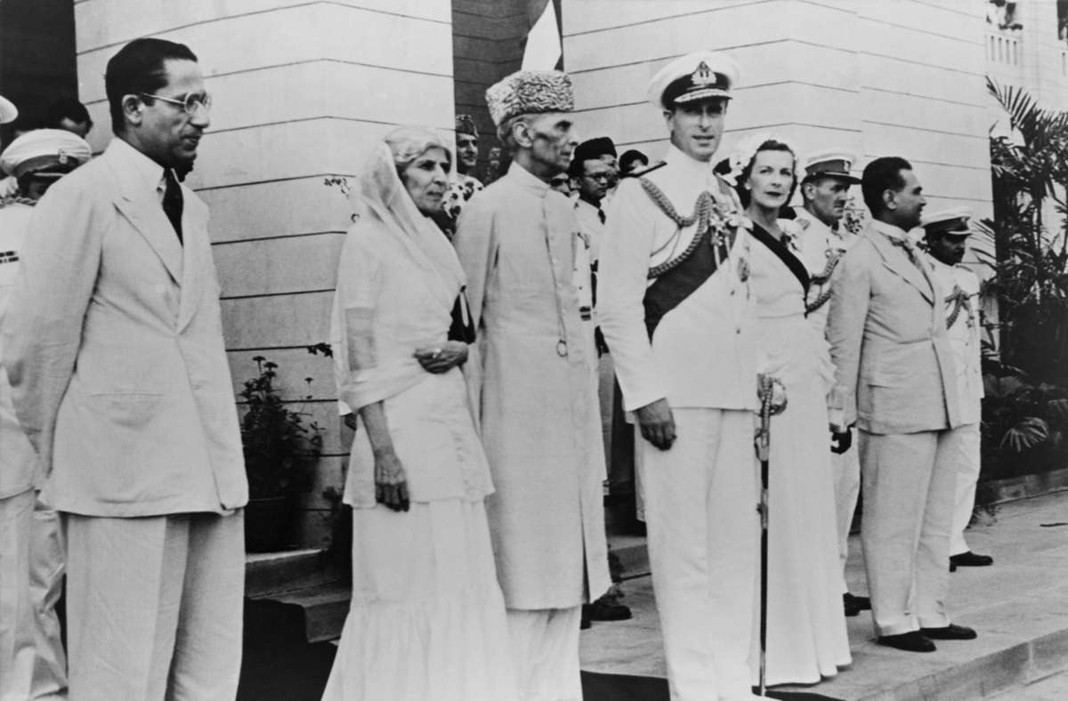 Ihr Vater Louis Mountbatten (in der weißen Uniform) war der letzte Vizekönig von Indien – bis das Land 1947 unabhängig wurde.