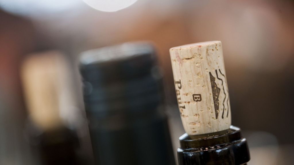 Flasche kann platzen: Kellerei ruft Dornfelder-Wein zurück
