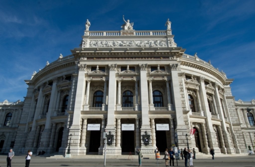 Sicher, viel Kulturangebot wie hier auf dem Foto im Burgtheater und die lebenswerteste Stadt für ausländische Mitarbeiter: Wien hat es im weltweiten Vergleich von 230 Städten auf Platz eins geschafft.