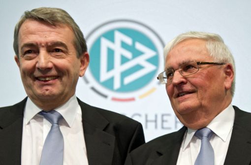 Die Anklage gegen Wolfgang Niersbach (links) und Theo Zwanziger wird zugelassen. Foto: dpa