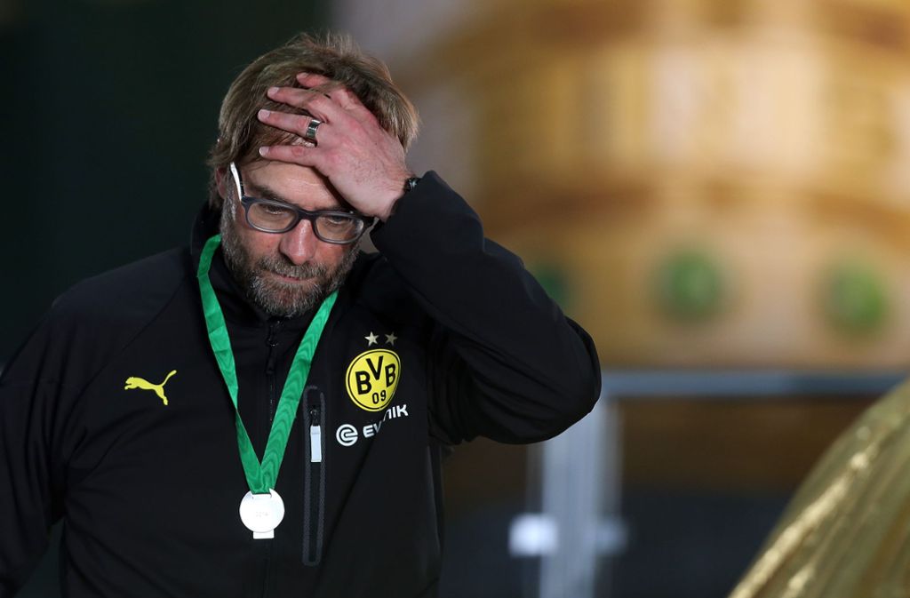 Nicht zu fassen: Nur ein Jahr später, also 2014, verlieren die Dortmunder schon wieder ein Finale gegen den FC Bayern. Im Pokalendspiel müssen Klopp und seine Jungs eine 0:2-Niederlage nach Verlängerung hinnehmen.