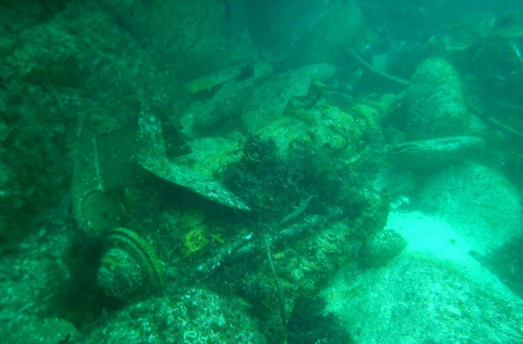 Die Überreste des Unterseebootes seien kürzlich nach mehrjähriger Suche in 24 bis 26 Metern Tiefe bei der Punta Maeda in der Provinz La Coruña gefunden worden.