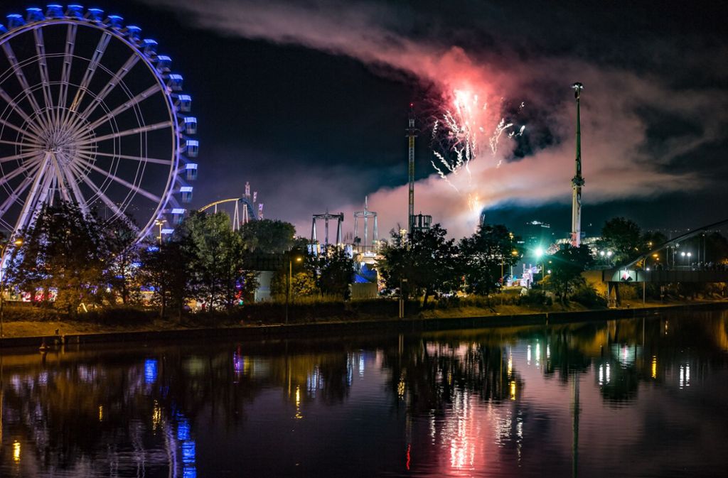 Es ist vorbei: Das Volkfest in Stuttgart ist mit einem Feuerwerk zu Ende gegangen.
