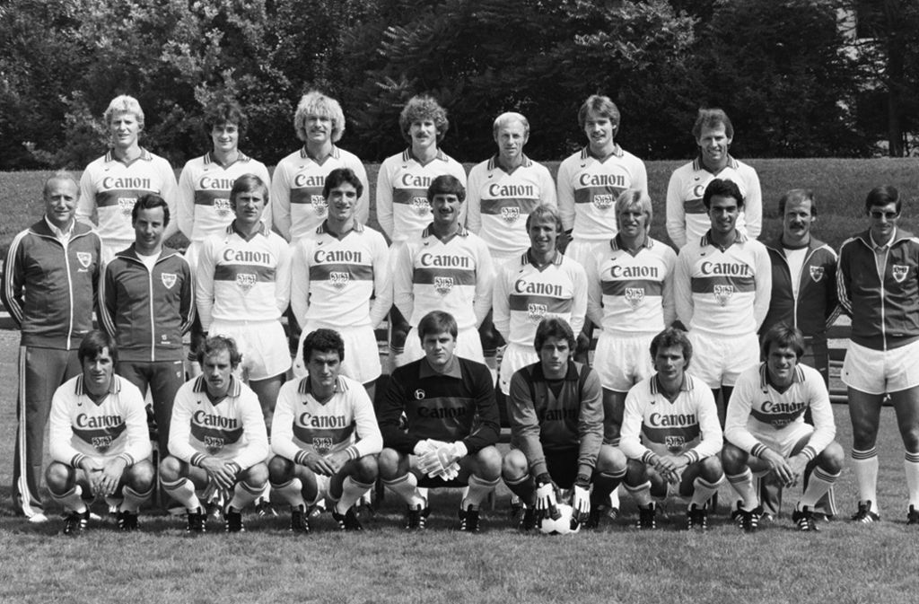 Lockenköpfe in Reihe drei: der VfB vor der Saison 1979/1980.