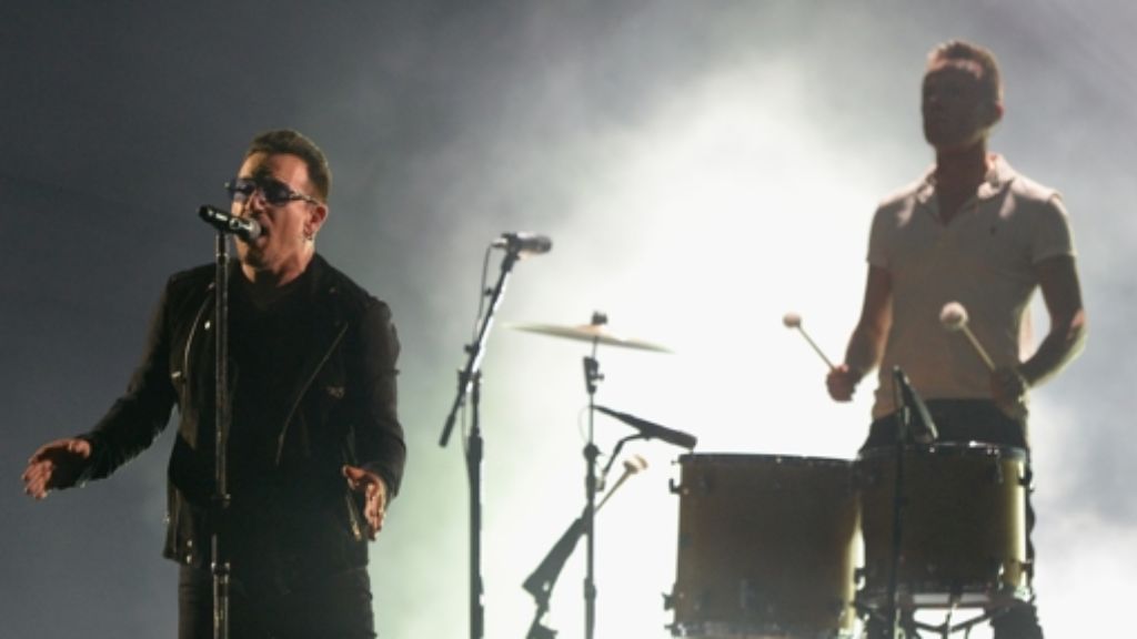  Für Sänger Bono ist es, als hätte er ein Familienmitglied verloren. Der Tourmanager der irischen Rockband U2, Dennis Sheehan, ist in der Nacht zu Mittwoch tot in seinem Hotel in West Hollywood gefunden worden. 