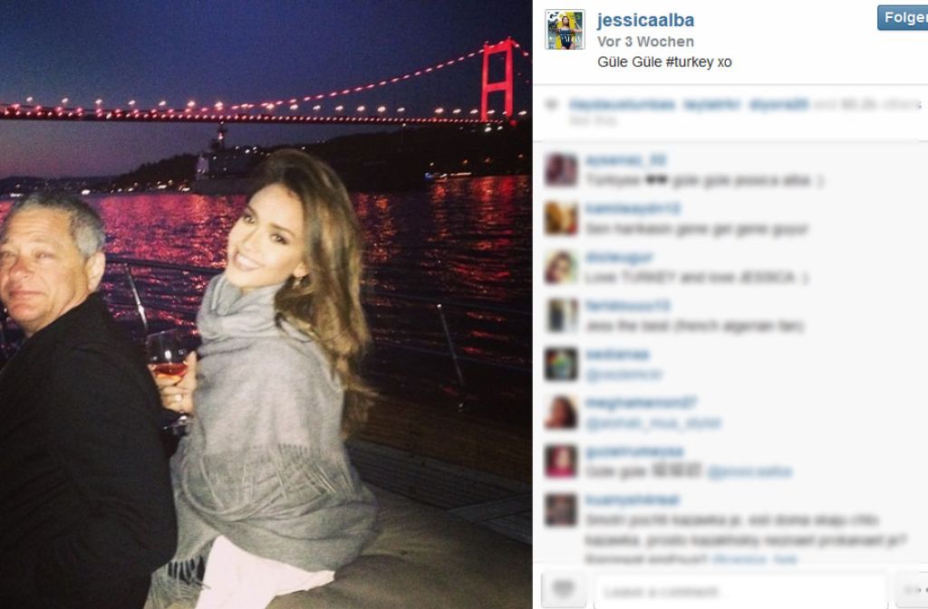 Schauspielerin Jessica Alba (rechts) lud auf Instagram Bilder aus Istanbul hoch.