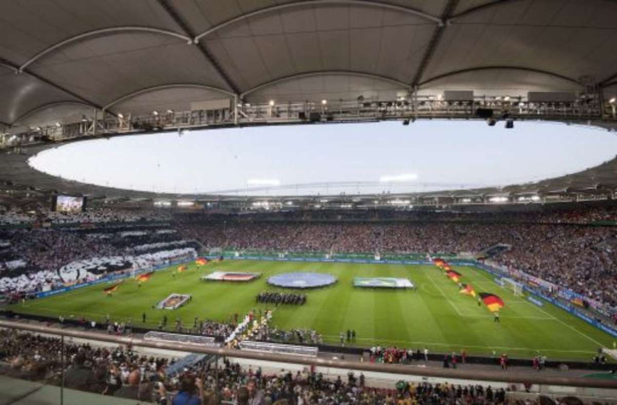 Am 10. August 2011 gibt es einen 3:2-Sieg gegen Brasilien in Stuttgart. Die DFB-Auswahl siegt durch die Treffer von Bastian Schweinsteiger, Mario Götze und André Schürrle.