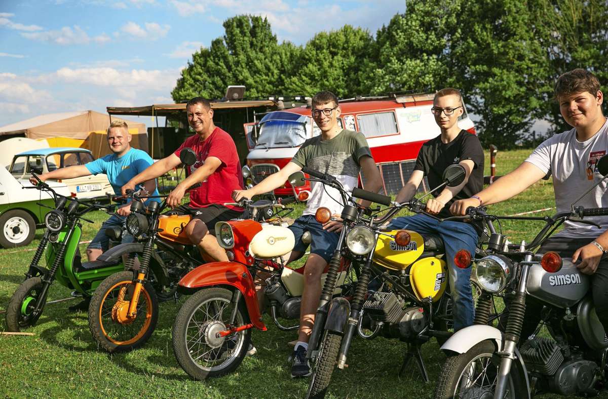 Simson-Mopeds finden viele cooler als Vespa-Roller.