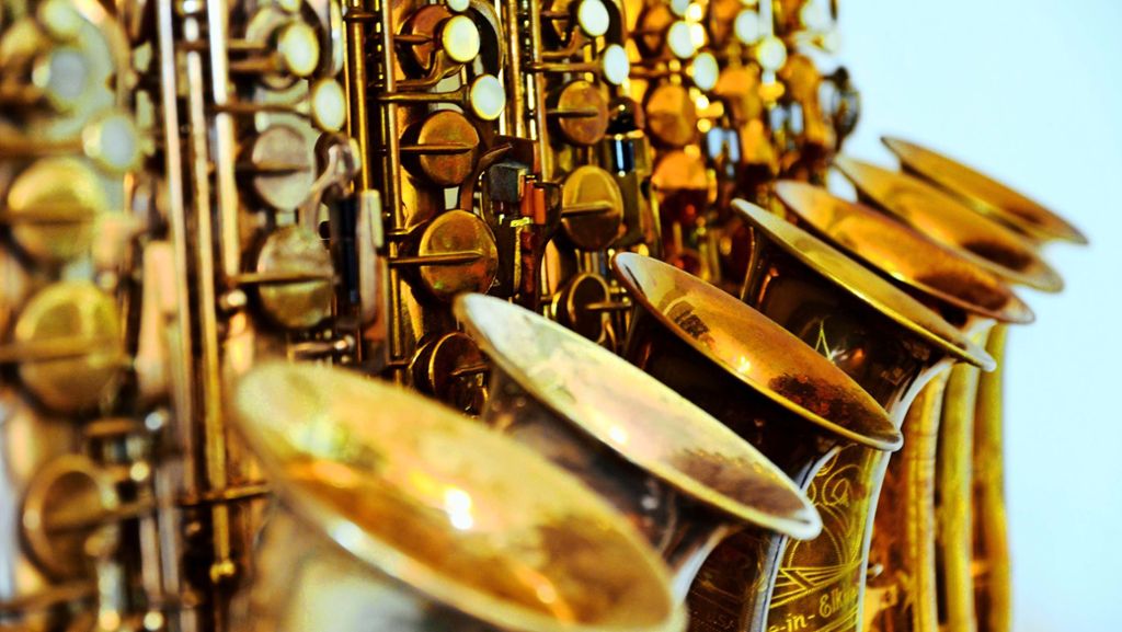  Alte Saxofone – sogenannte Vintage-Instrumente – sind bei Musikern und Sammlern begehrt. Schlechte Behandlung allerdings verzeihen sie nicht. Ein Tüftler im Schwarzwald aber bringt auch deformierte Hörner wieder zum Klingen. Sein Job hält viele Überraschungen bereit. 
