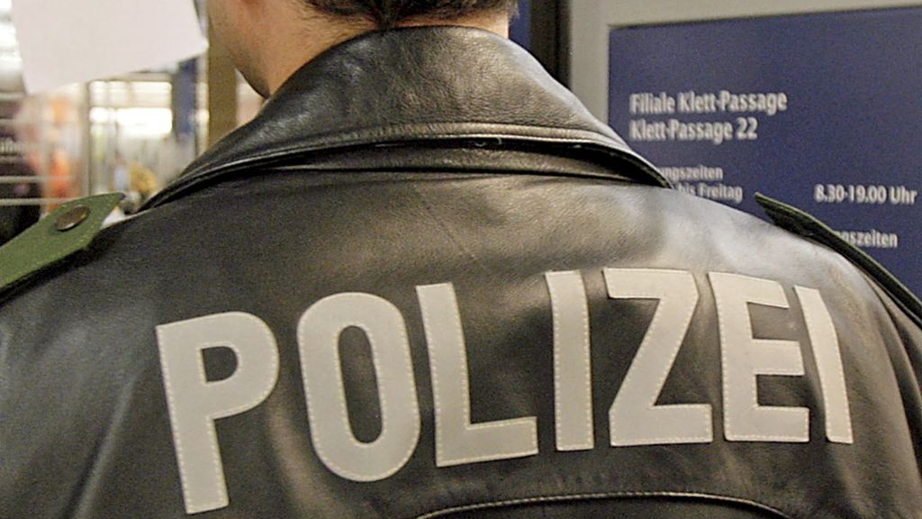 Blaulicht aus Stuttgart: 14-Jähriger bedrängt Frau im Schlossgarten