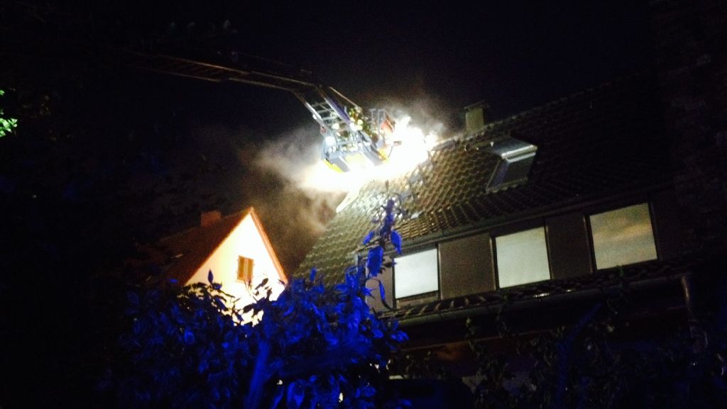 Leonberg: Blitz löst Dachstuhlbrand aus