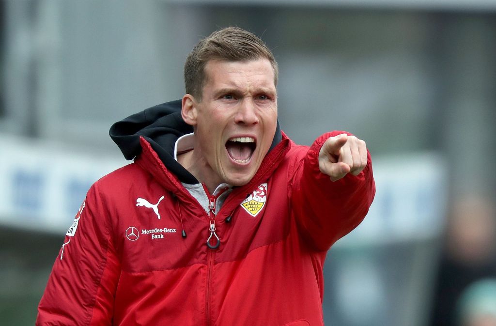 VfB-Trainer Hannes Wolf gibt die Marschrichtung vor.