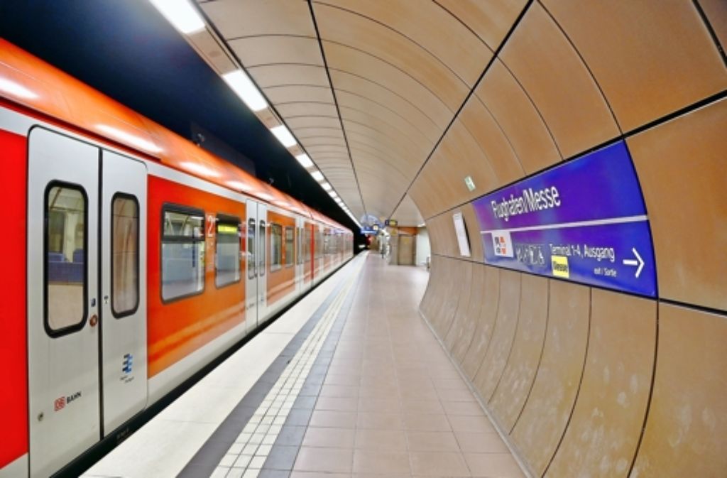 Im Rahmen von Stuttgart 21 soll beim Stuttgarter Flughafenbahnhof ein drittes Gleis für den Fern- und Regionalverkehr gebaut werden. Foto: dpa
