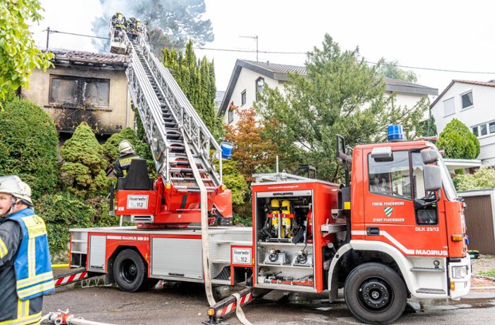 Feuer in Altbach: Zwei Schwerverletzte bei Wohnungsbrand