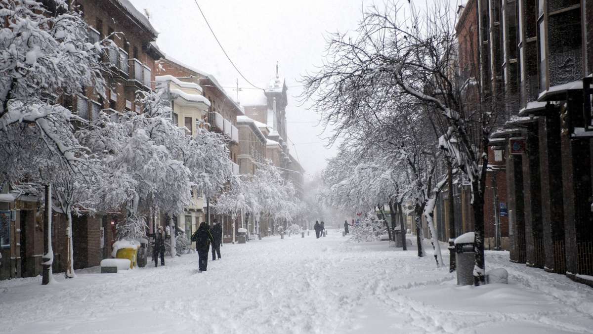 Schneemassen in Spanien: Video zeigt bezaubernden Winterspaziergang