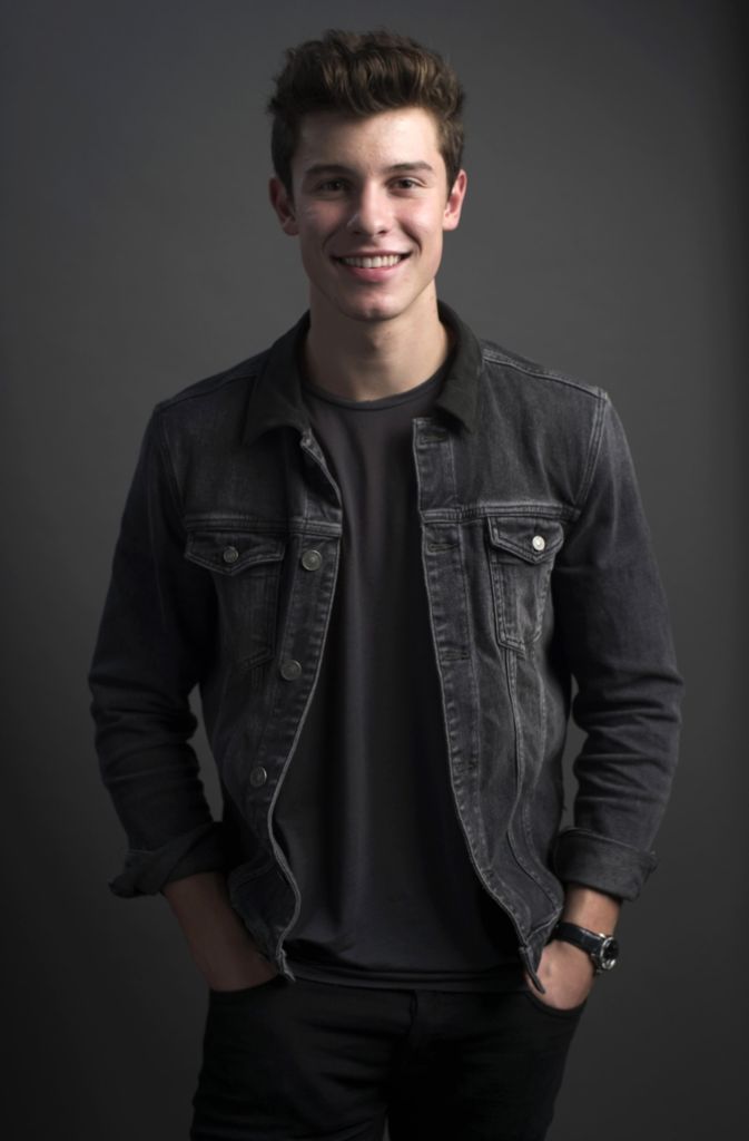 Shawn Mendes, 18, Popsänger. Der lässige Kanadier machte im Internet auf sich Aufmerksam und ist allein in den USA mit seiner Musik neun mal Platin gegangen.