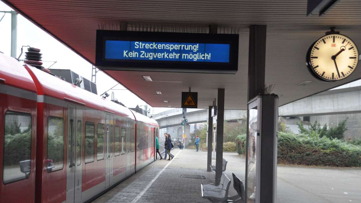 Stuttgart-Zuffenhausen: Mann flüchtet vor Rettungsdienst – Bahnhof kurzzeitig gesperrt