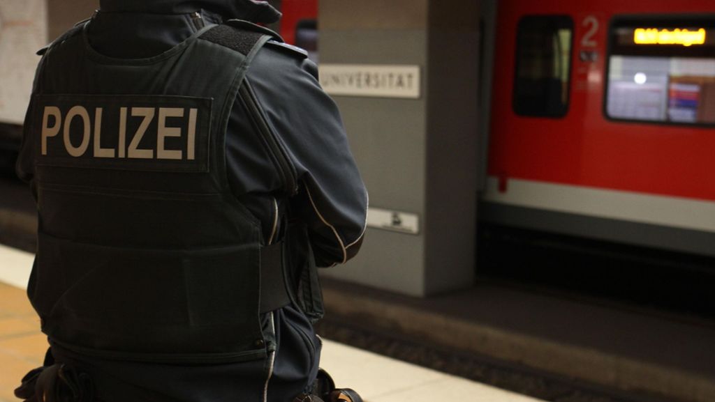 Haltestelle Universität in Stuttgart gesperrt: Verdächtiges Paket bringt S-Bahnen aus dem Takt