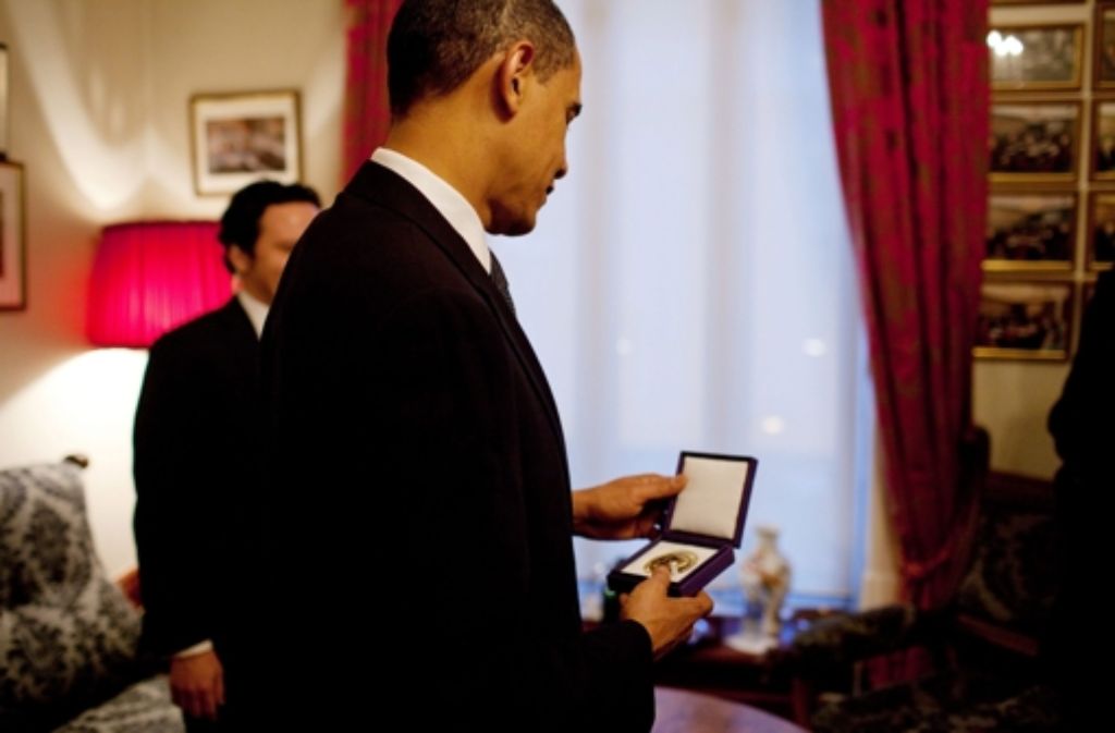 Im Dezember 2009 – Obama ist noch nicht mal ein Jahr im Amt – wird der US-Präsident mit dem Friedensnobelpreis ausgezeichnet.