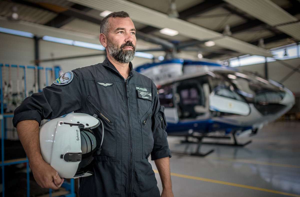 Stephan Schmidt aus Allmersbach ist seit 2006 Pilot bei der Hubschrauberstaffel.