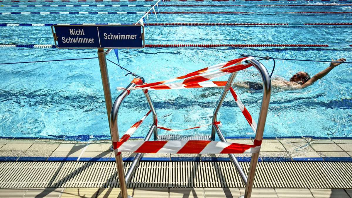 Stuttgarter Freibäder in der Coronazeit: Schwimmen in geregelten Bahnen
