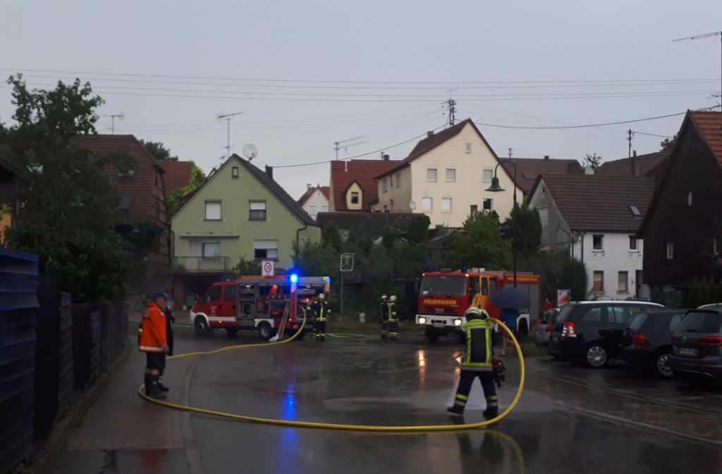 Allein in Külsheim seien etwa 100 Keller voll Wasser gelaufen, berichtet die Polizei.