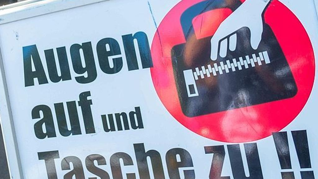 Taschendiebstähle in Stuttgart: Taschendiebe greifen zu – einer landet in Haft