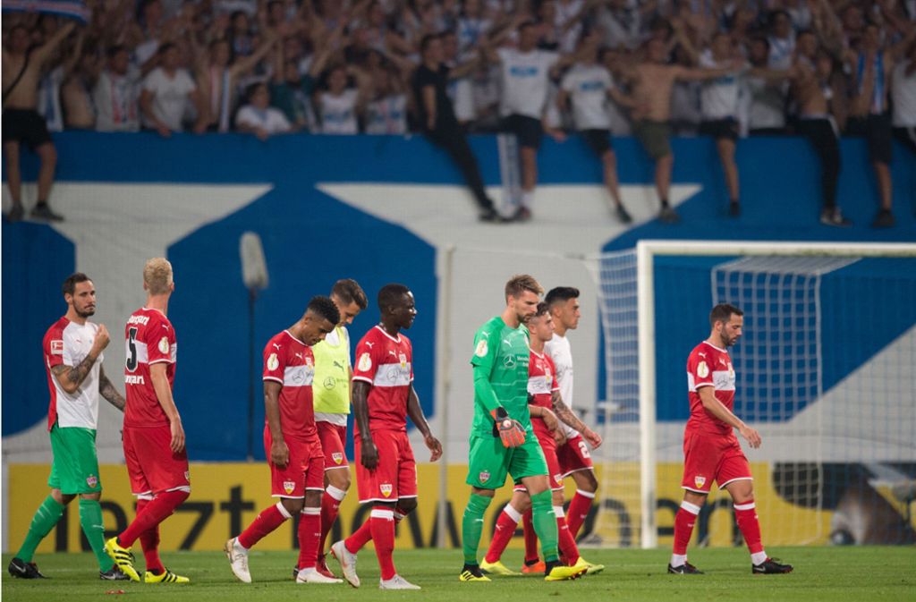 Geschlagen: Der VfB Stuttgart scheitert an Hansa Rostock im DFB-Pokal.