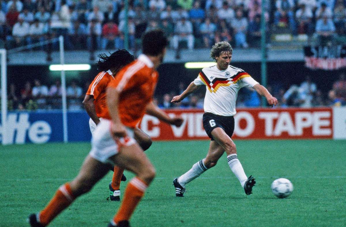 1990 spielt Buchwald seine erste Weltmeisterschaft, nachdem er vier Jahre zuvor nicht nominiert worden war. Er absolviert alle sieben Spiele. Im Achtelfinale gegen die Niederlande bereitet er das 1:0 von Jürgen Klinsmann vor. Durch seinen doppelten Übersteiger vor der Flanke zum Tor, erhält er den Spitznamen „Diego“.