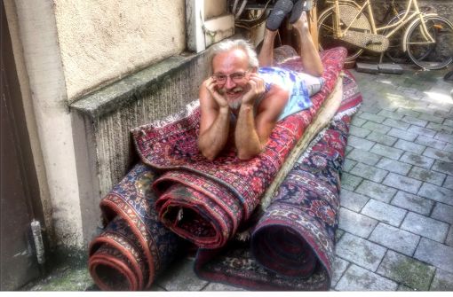Galao-Chef Reiner Bocka will seine Teppiche zurück. Foto: Tanja Simoncev