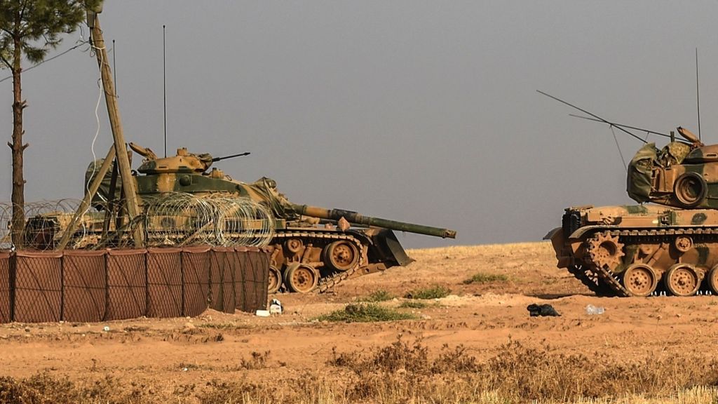 Militäroffensive: Türkische Panzer dringen über syrische Grenze ein