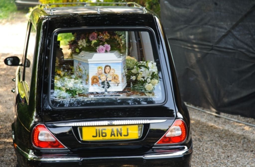 Ein bunt bemalter Sarg: Peaches Geldof ist am Montag beerdigt worden. Die Tochter von Bob Geldof wurde nur 25 Jahre alt.